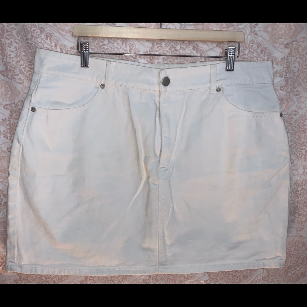 Forever 21 Plus White Denim Mini Skirt